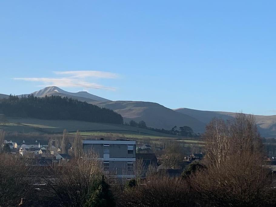 Mountain Views In The Heart Of Brecon Town Villa Exterior photo